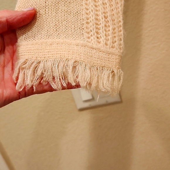 LIGHTWEIGHT SOFT SWEATER size Large Cream - Picture 3 of 5